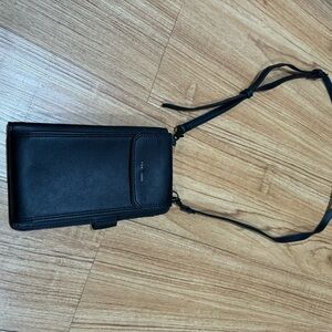Crossbody wallet